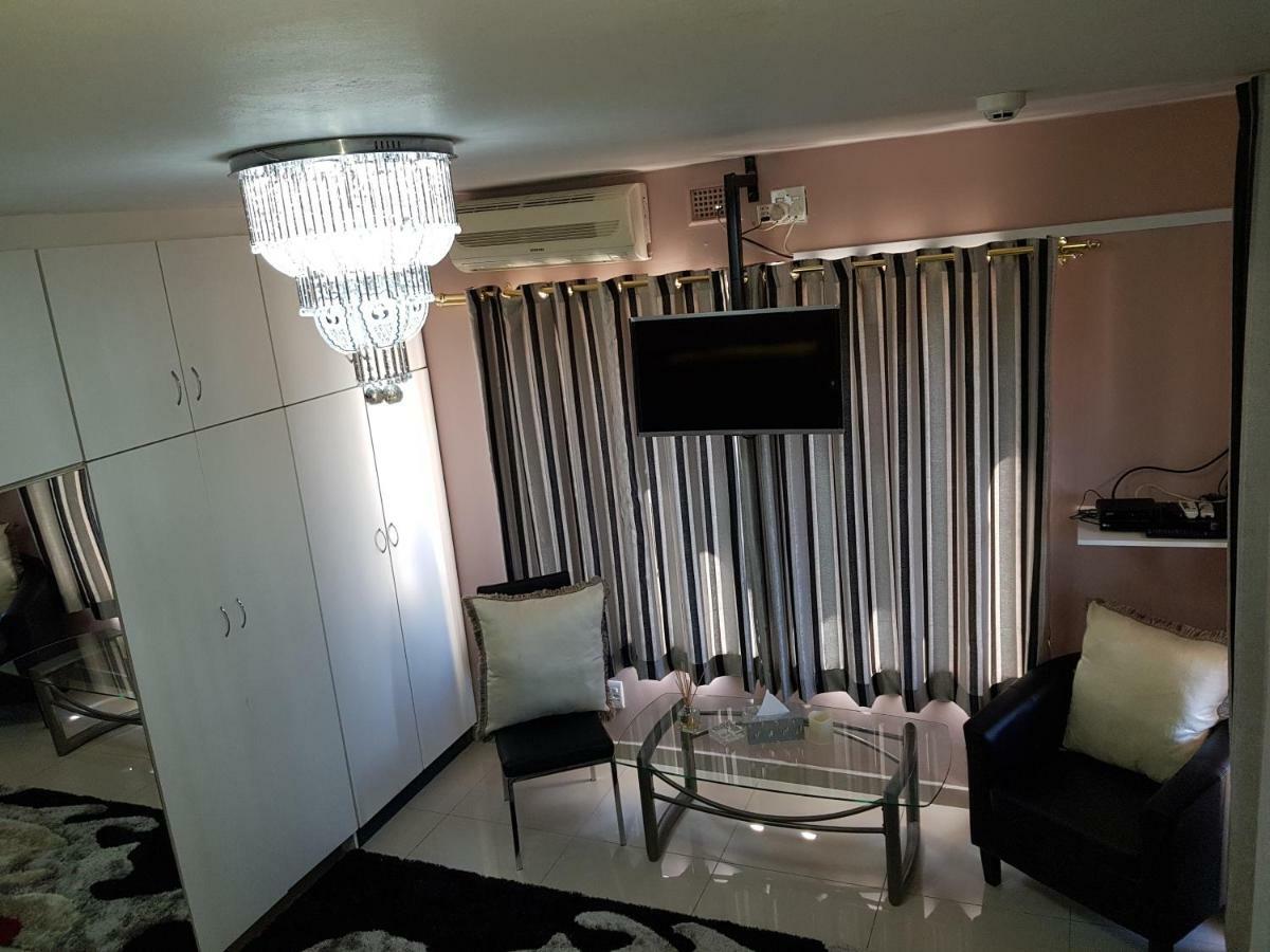 Rjs Guesthouse Durban Buitenkant foto