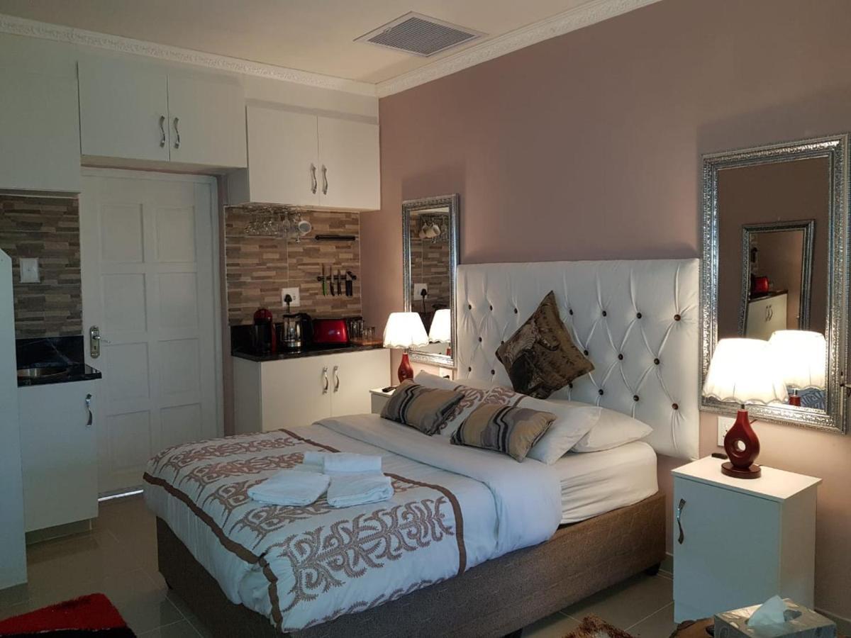 Rjs Guesthouse Durban Buitenkant foto